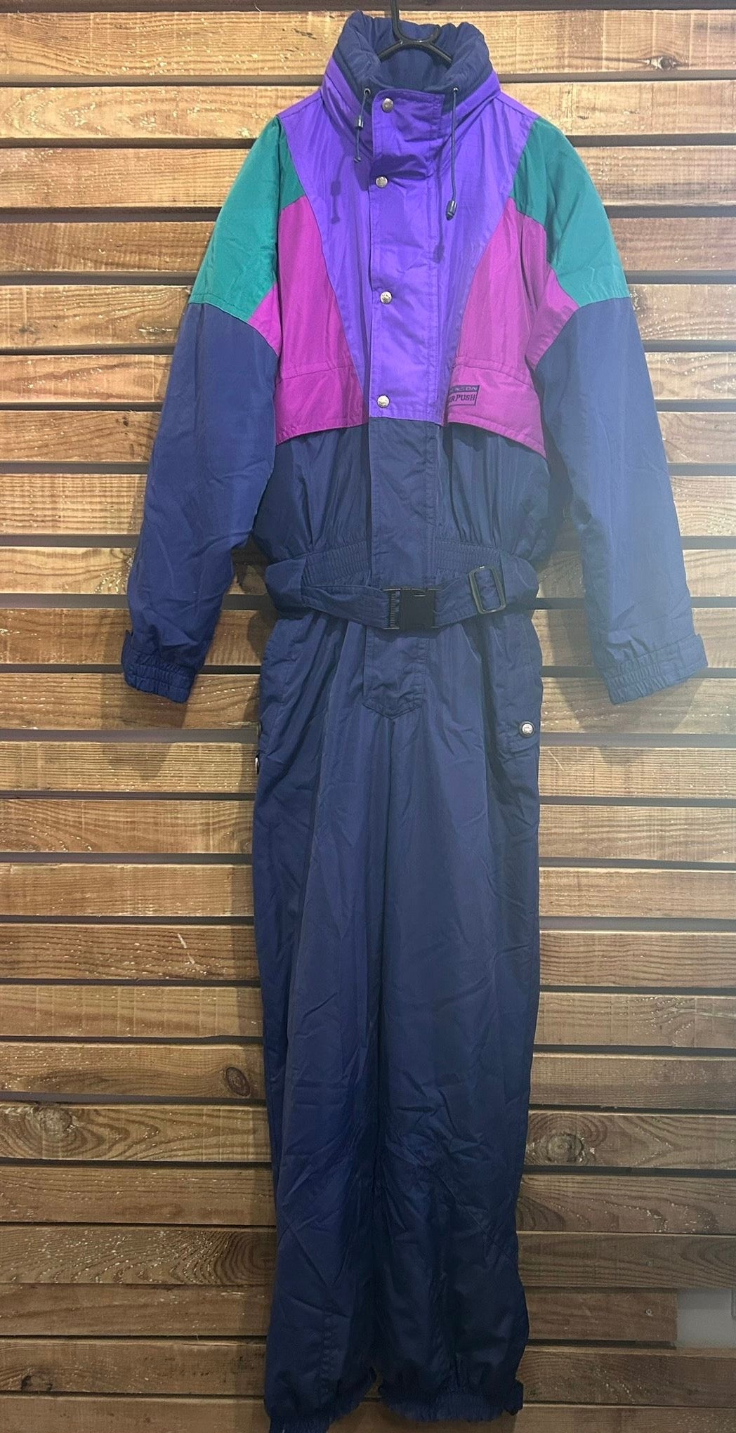 Vintage 90s airpush snow suit. Ski/ snowboard/ all in 1, jumpsuit. Size medium.