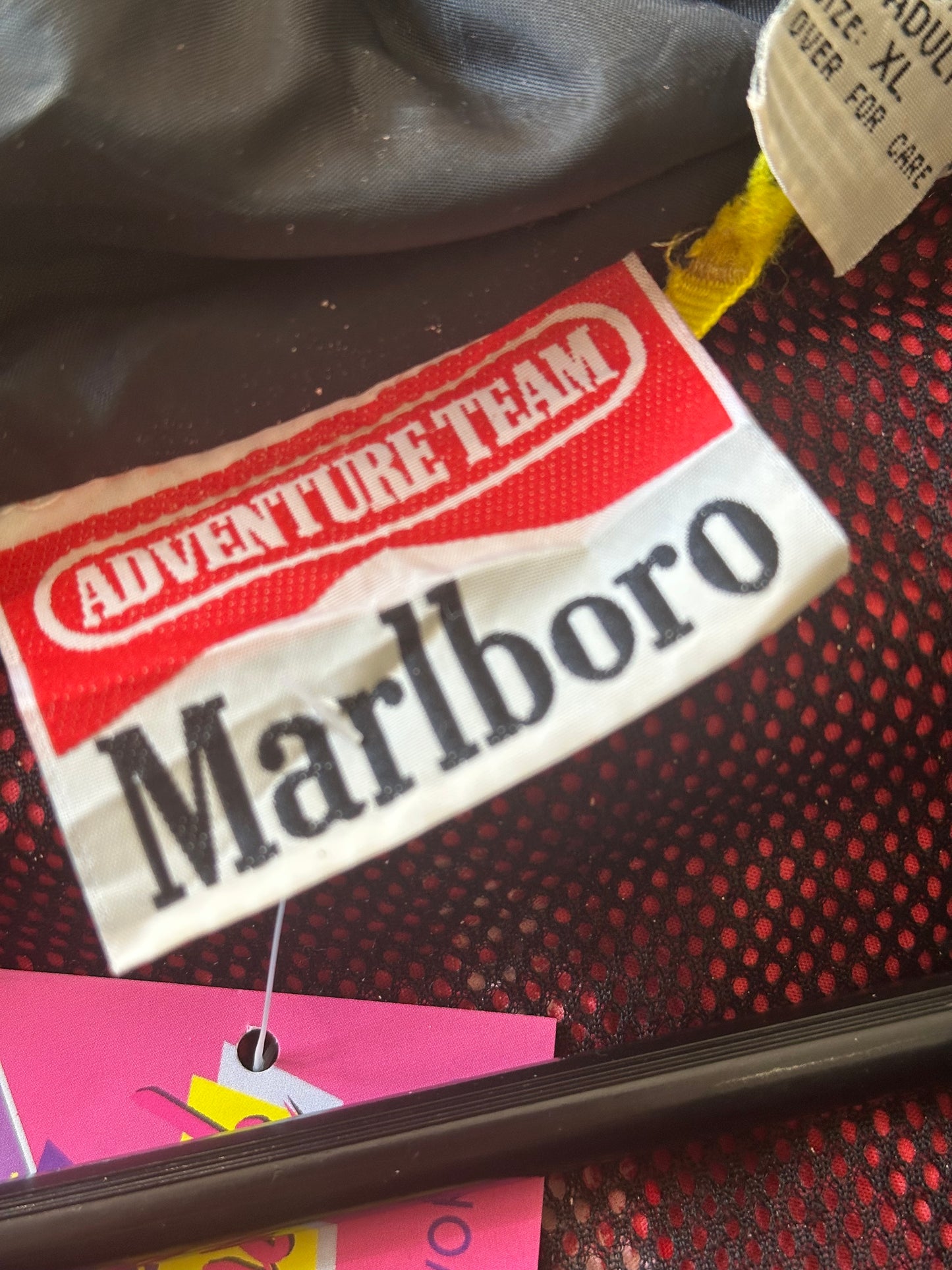 Vintage 90s Marlboro red Waterproof Outdoors Jacket/ Coat size XL. Festival