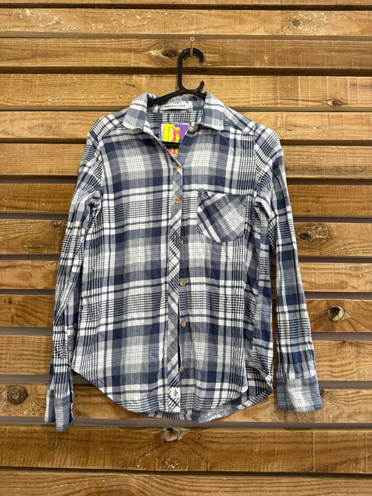 Vintage Y2K Abercrombie & Fitch checked flannel plaid button up top/ shirt. Size Small.