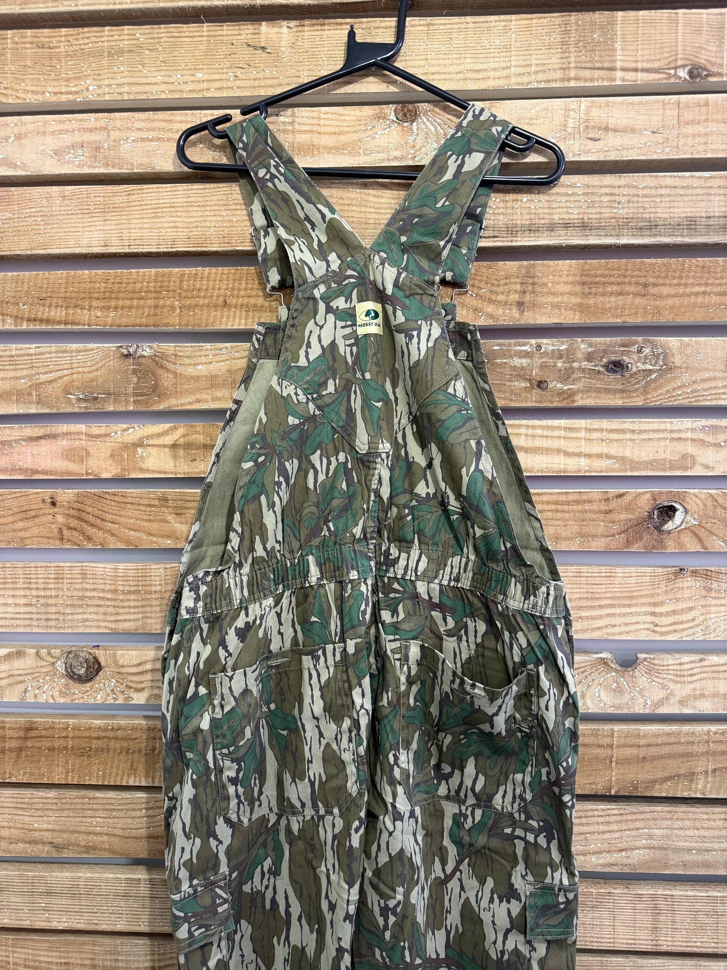 Mossy Oak Realtree Camo Bib overalls/ dungarees. Fishing/ hunting/ festival. Large. Deadstock