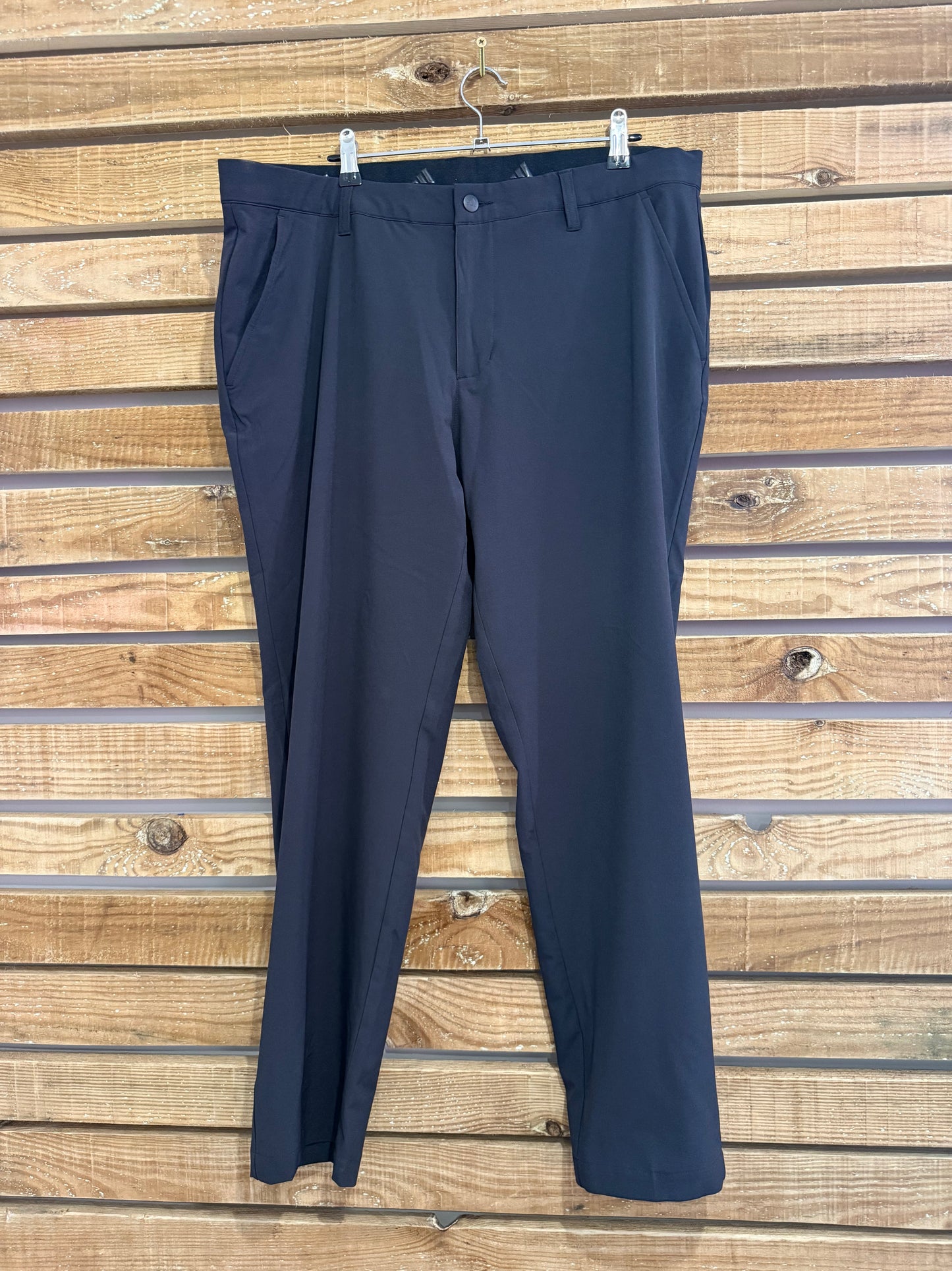 Adidas Ultimate365 tapered golf pants/ trousers. Black. Waist: 36” Leg: 30”
