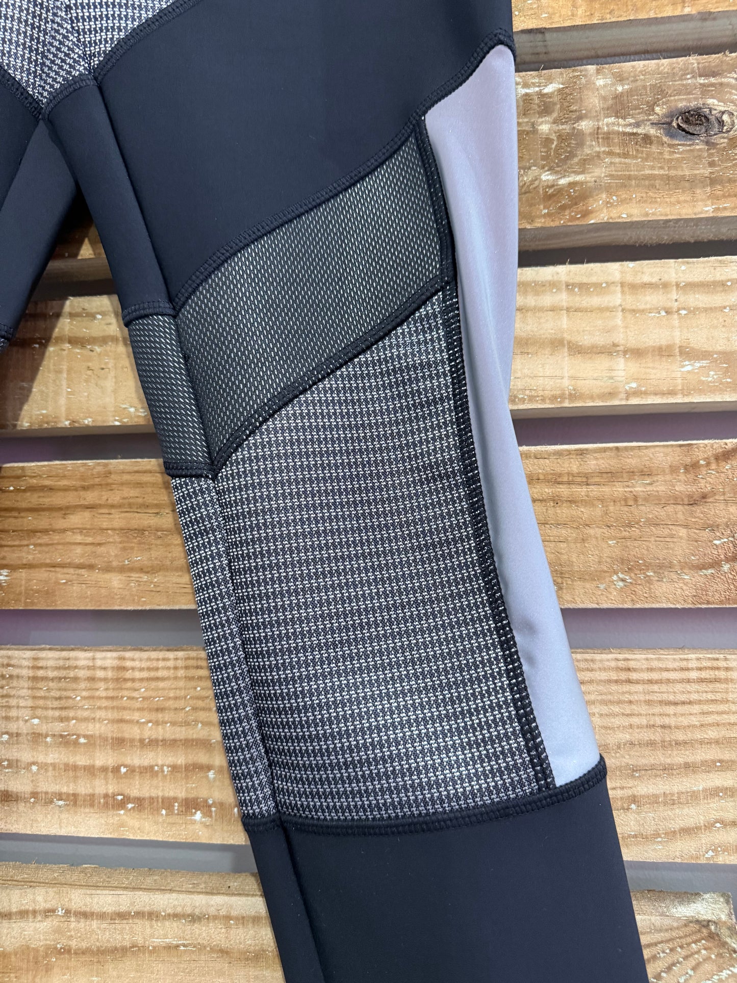 BNWT Alexander Wang x H&M leggings. Black. Size 8. Gym/ yoga/ rave.
