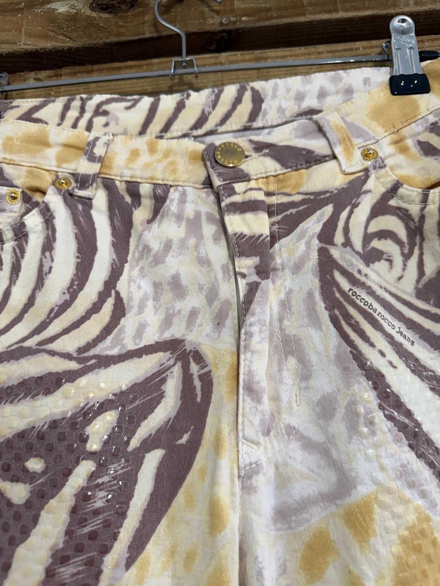 Vintage 90s Rocco Barocco textured pattern jeans. 28” waist, 27” leg. Size 6-8.