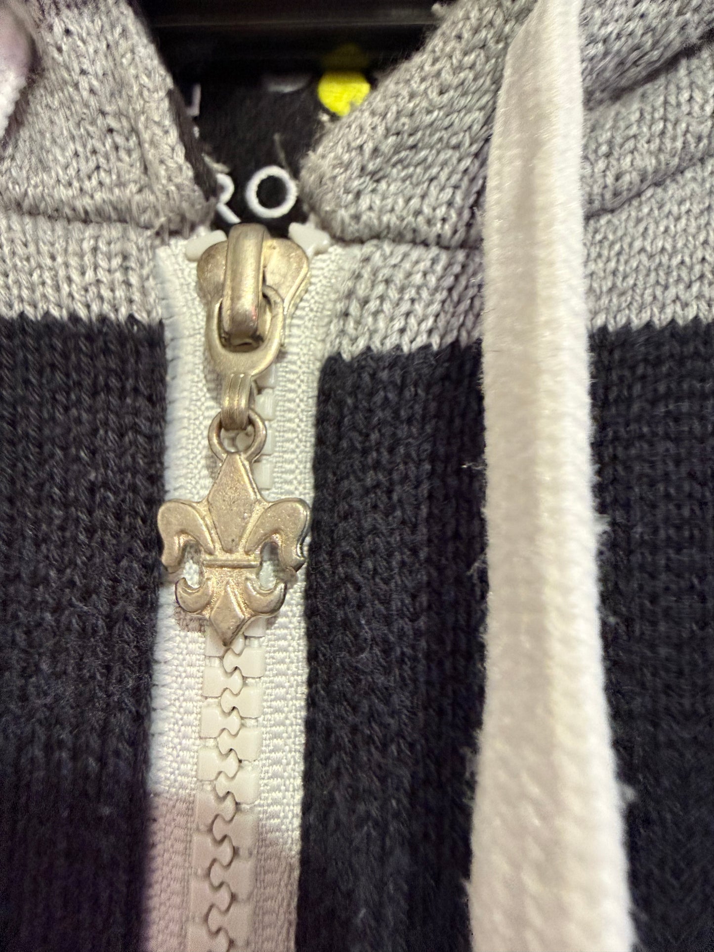 Vintage Y2K Henleys zip up knit Hoodie cardigan/ jumper. Grey. Size Large.