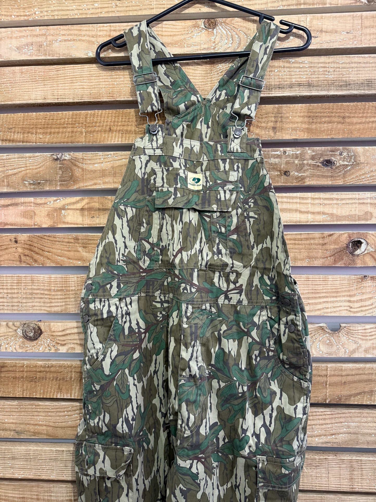 Mossy Oak Realtree Camo Bib overalls/ dungarees. Fishing/ hunting/ festival. Large. Deadstock