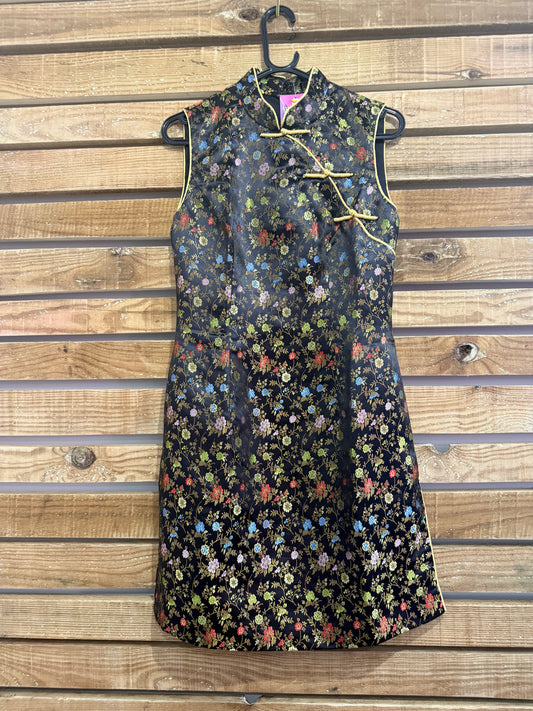 Vintage 70s Chinese cheongsam dress. Black. Size 10