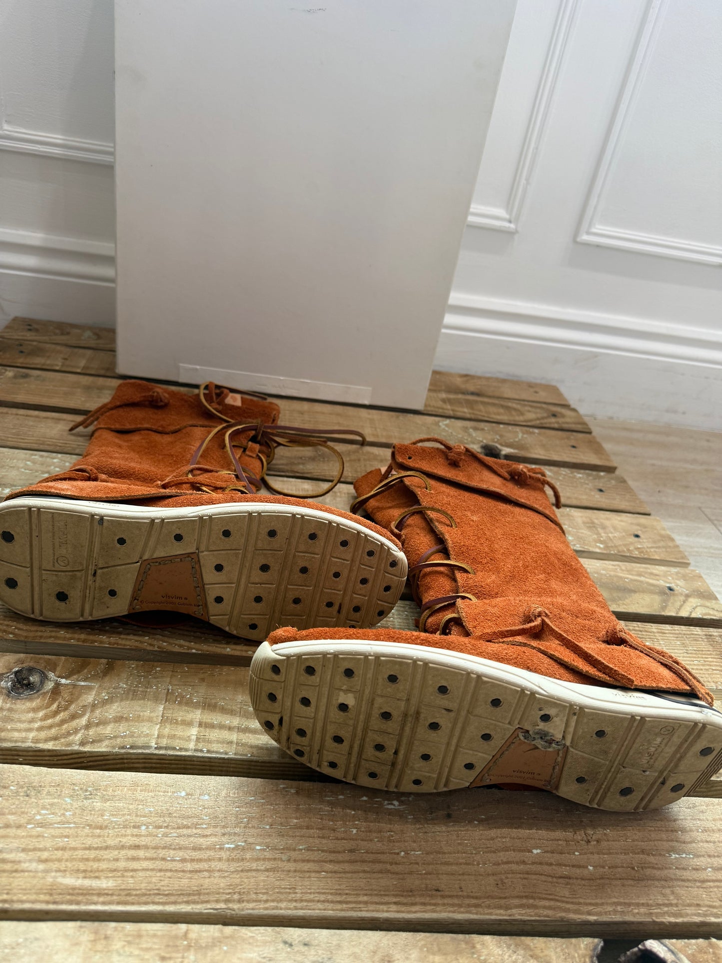 Visvim FBT Trapper Hi-Folk boots in light brown suede. Boxed. UK 8.