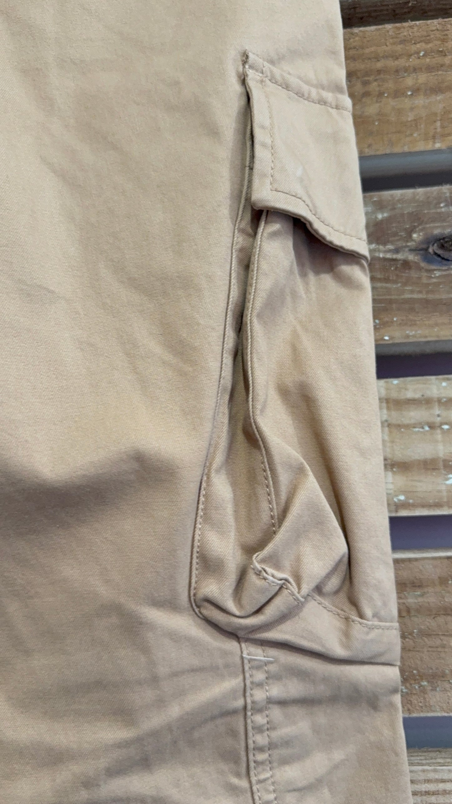 Calvin Klein cargo jeans pants/ trousers. Beige. 31” waist, 31” leg.
