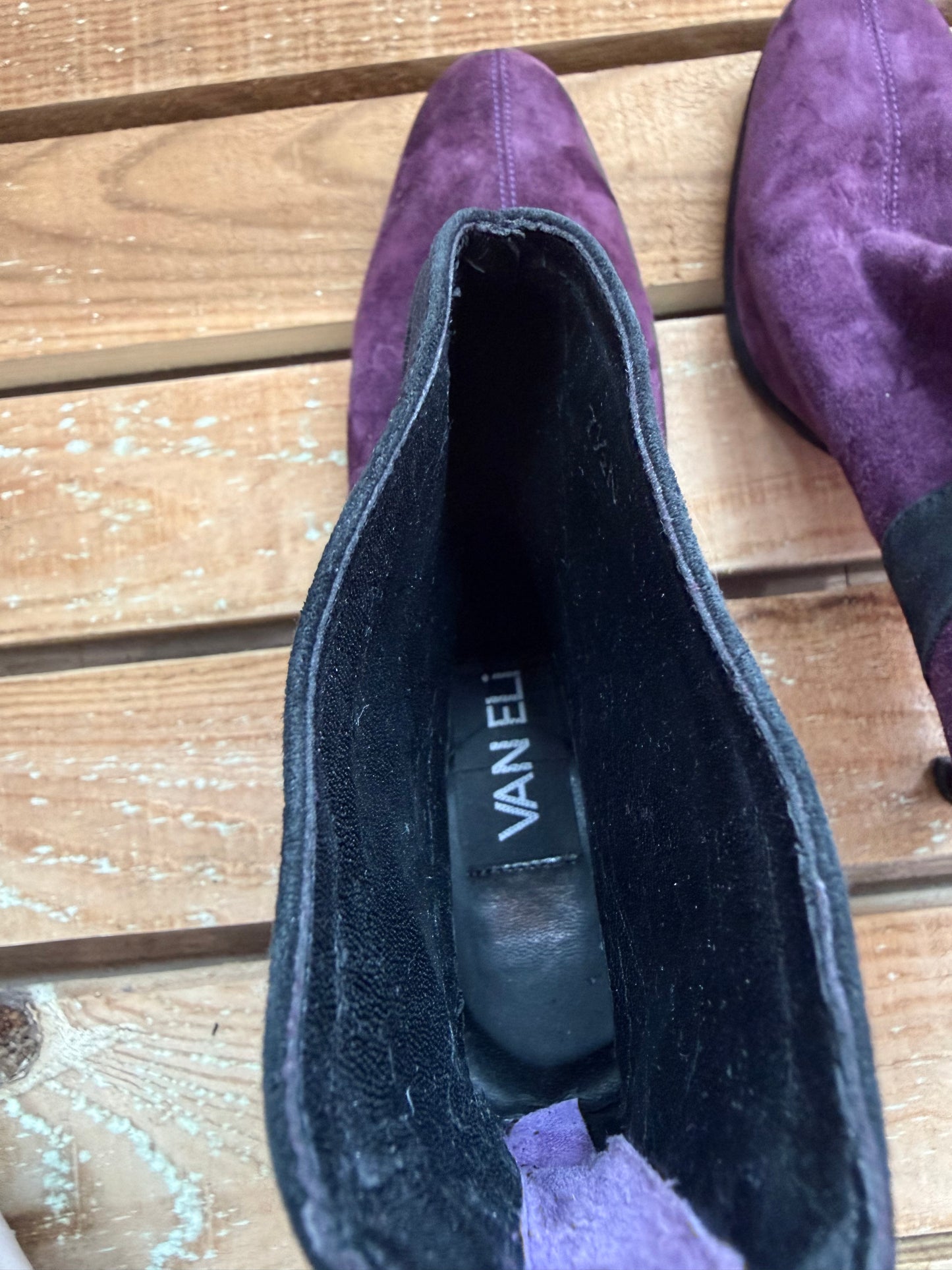 Vintage Y2K Van Eli heeled ankle shoe boots. Size US7.5, UK5.5. Purple