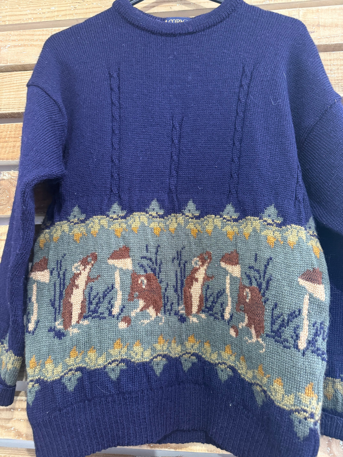 Vintage 80s Acorn mushroom & squirrel wool knit jumper. Cottagecore. Made in England. Rare. Size Medium.