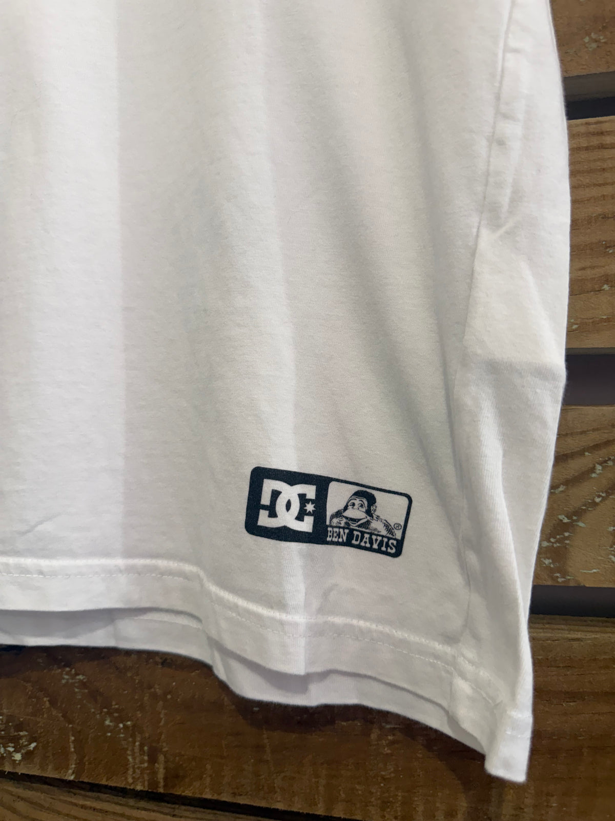Vintage Y2K DC Shoes, Ben Davis T-Shirt. White. Size Small.