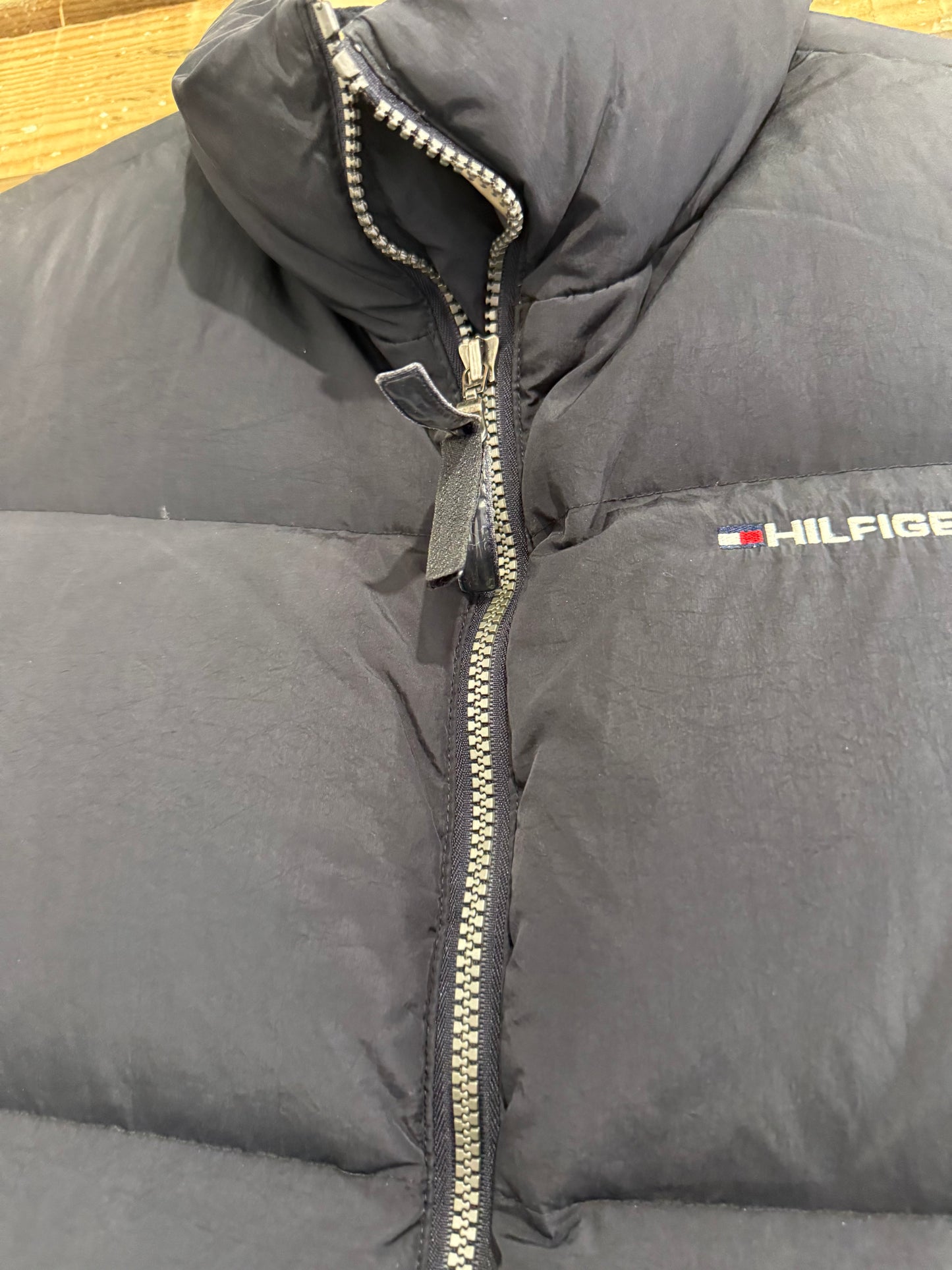 Vintage 90s Tommy Hilfiger down puffer Gilet/ body warmer. Sleeveless jacket. Size small.