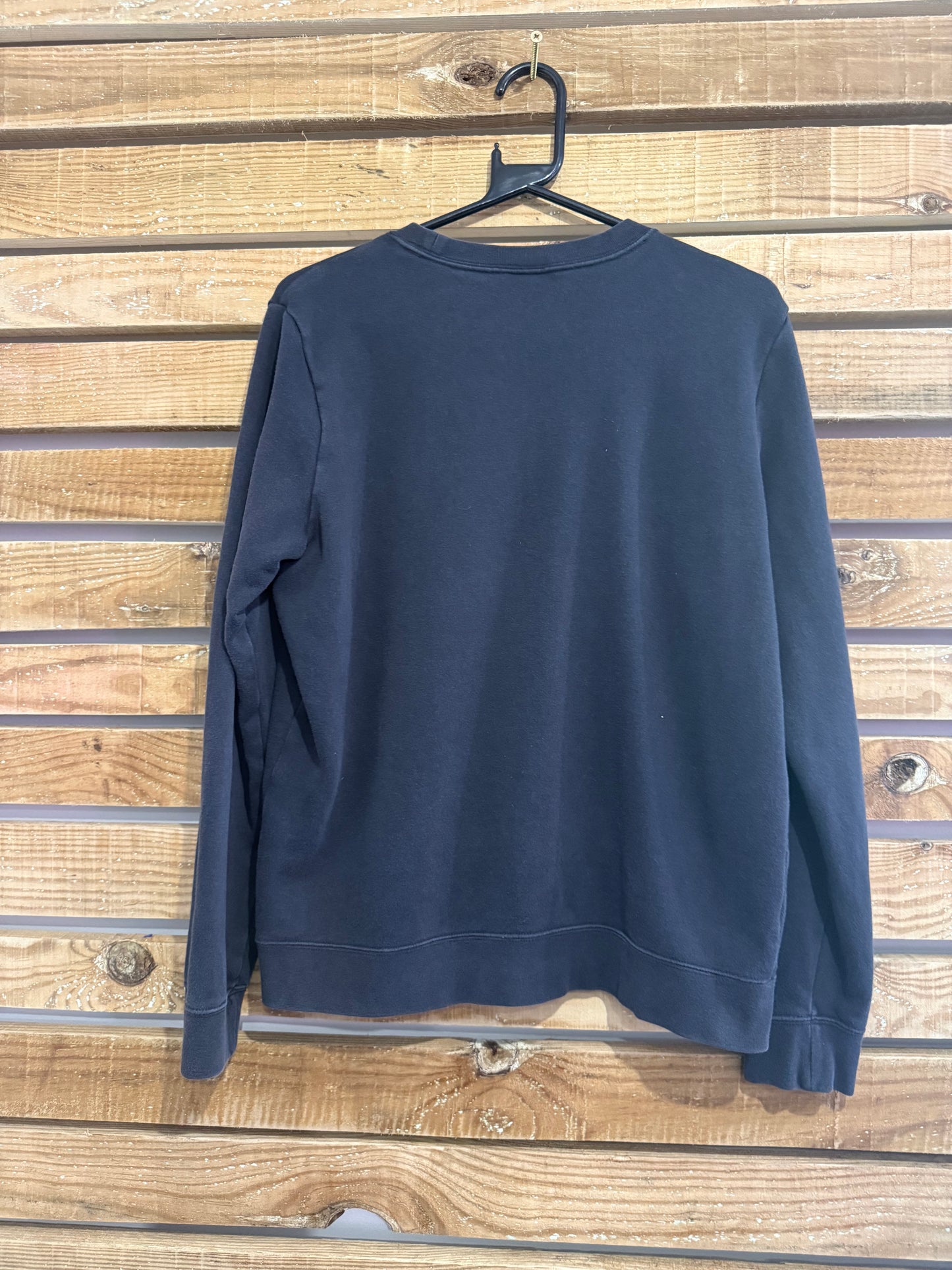 Vintage Y2K Nike logo sweater/ sweatshirt. Black. Size Medium.