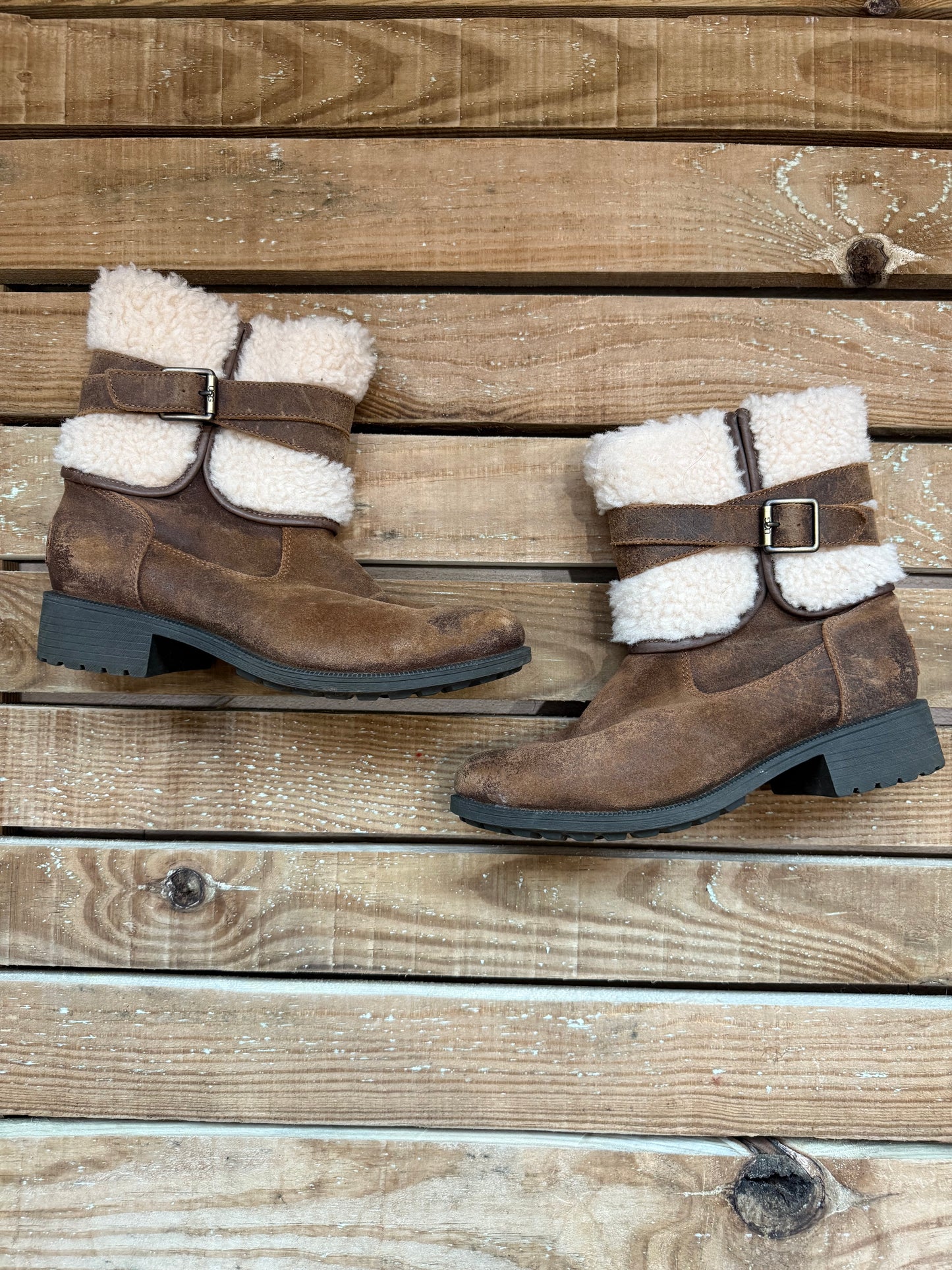 UGG Australia Blayre III chestnut leather biker boots. Sheepskin lined. Size UK5, EU38