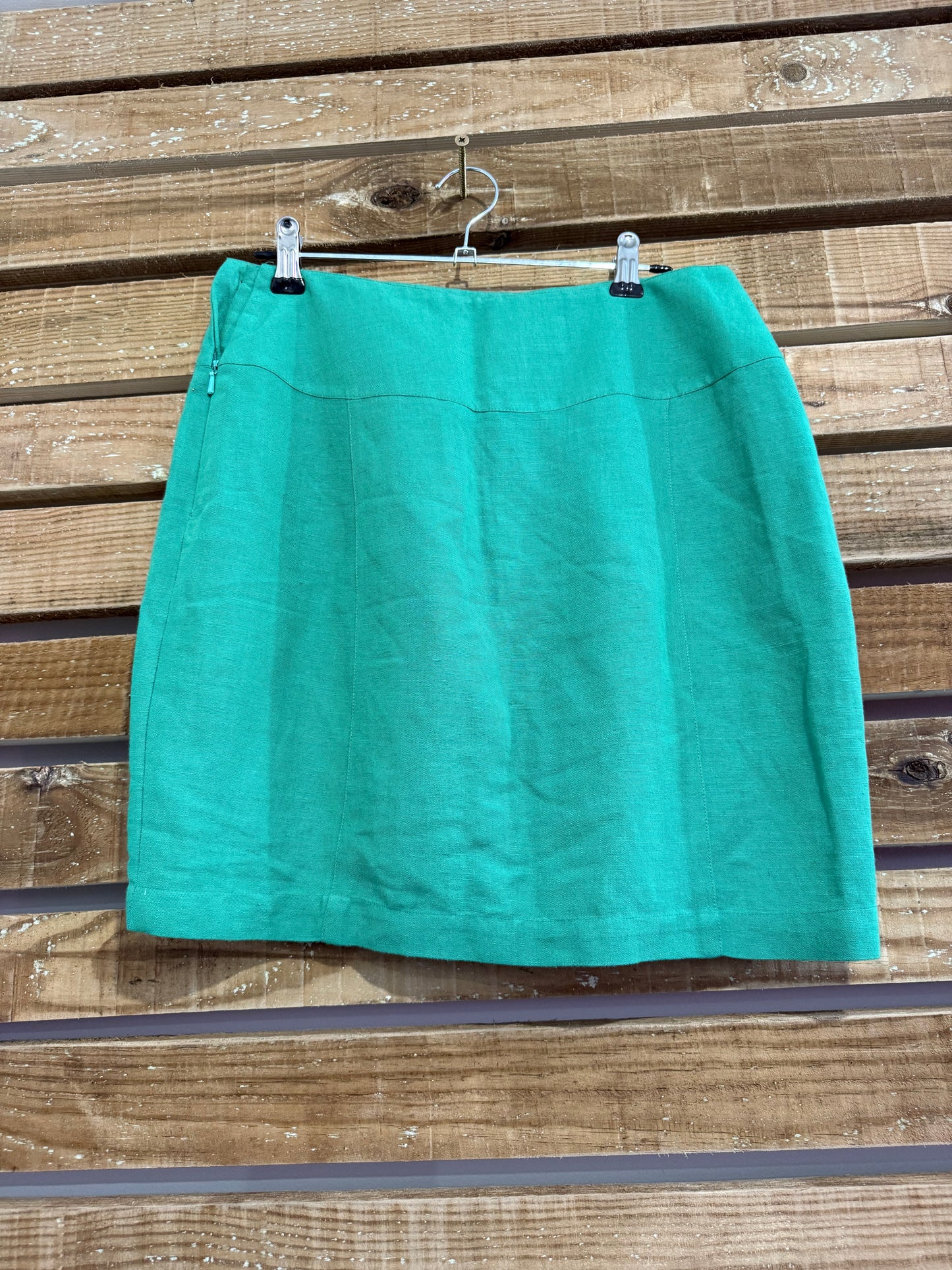 Vintage Y2K Fenn Wright & Manson mini skirt. Size small. 28” waist.