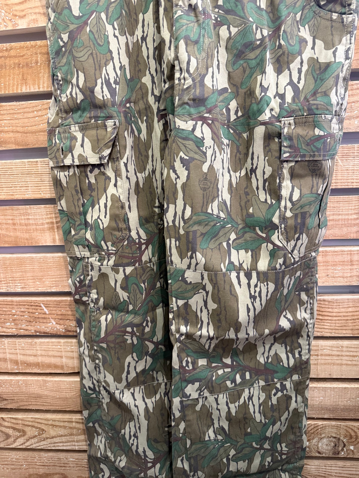 Mossy Oak Realtree Camo Bib overalls/ dungarees. Fishing/ hunting/ festival. Large. Deadstock