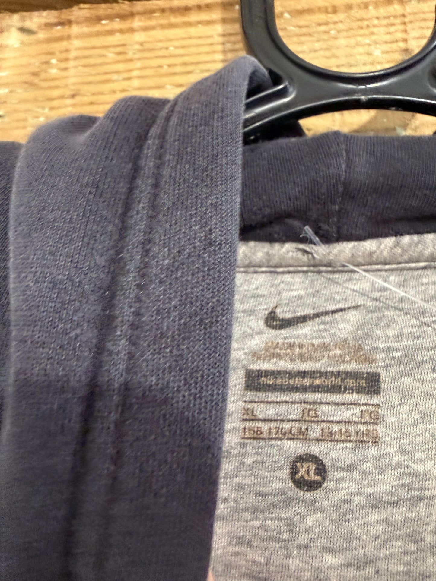 Vintage Y2K Nike hoodie/ hooded sweater. Black. Size XL.