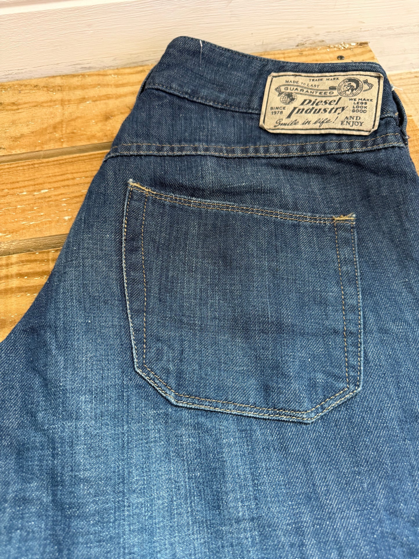 Vintage Y2K Diesel flared jeans. 70s style. Size UK12, Waist 32”