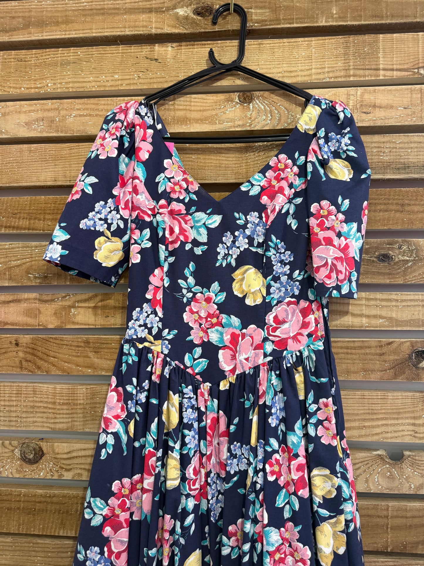 Vintage 80s Laura Ashley floral dress. Cottage core/ summer/ prom. Size 8-10