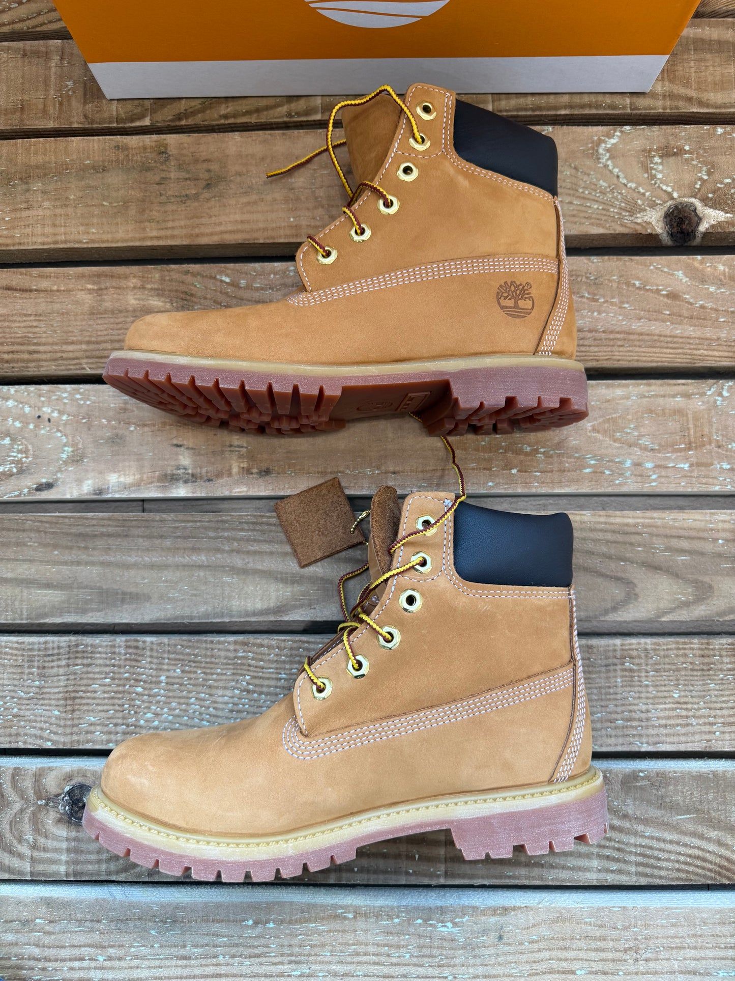 Brand new in box. Timberland 6-Inch Premium Boots. Wheat colour. EU39, UK6