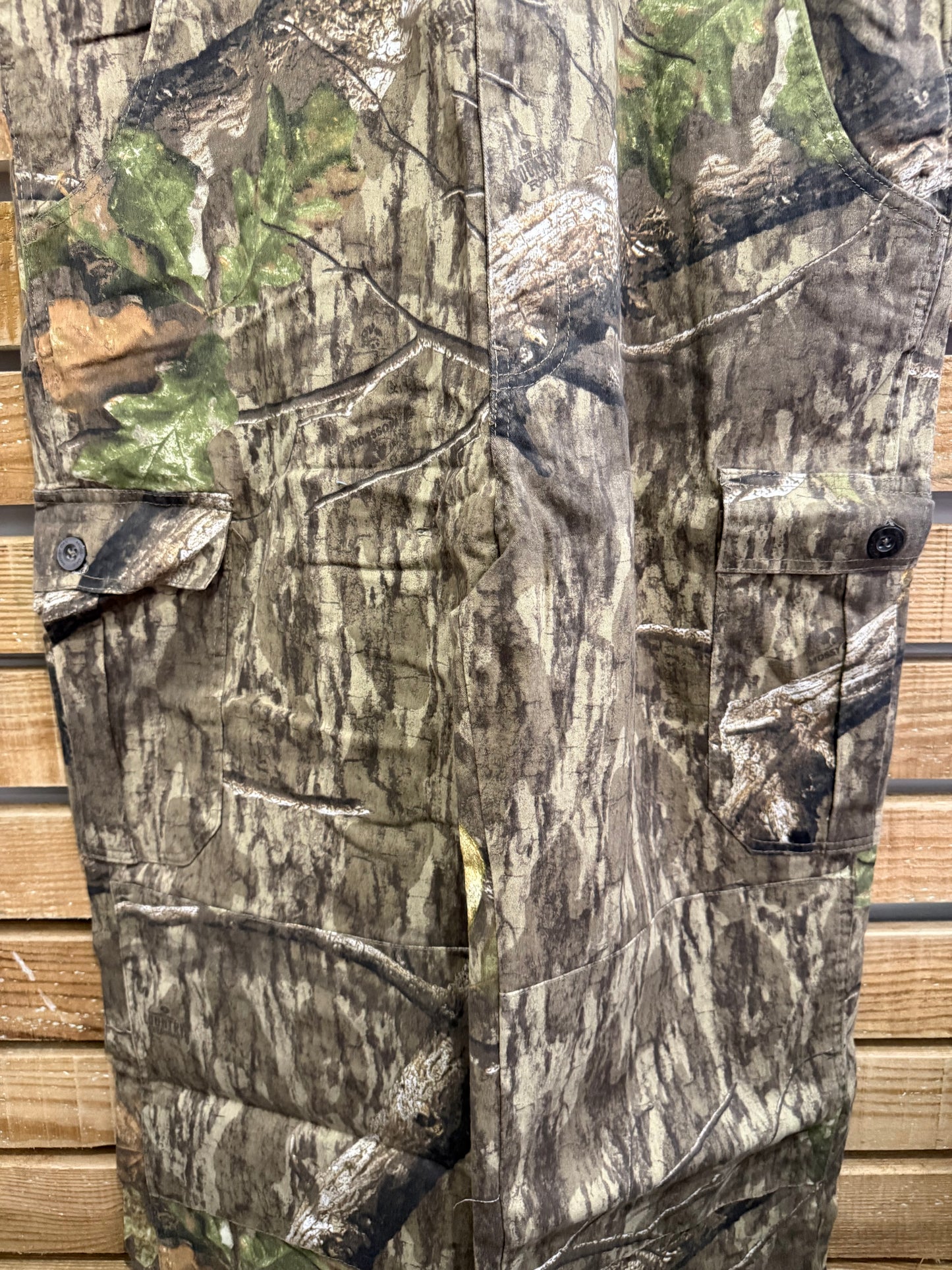 Mossy Oak Realtree Camo Bib overalls/ dungarees. Fishing/ hunting/ festival. Large. Deadstock