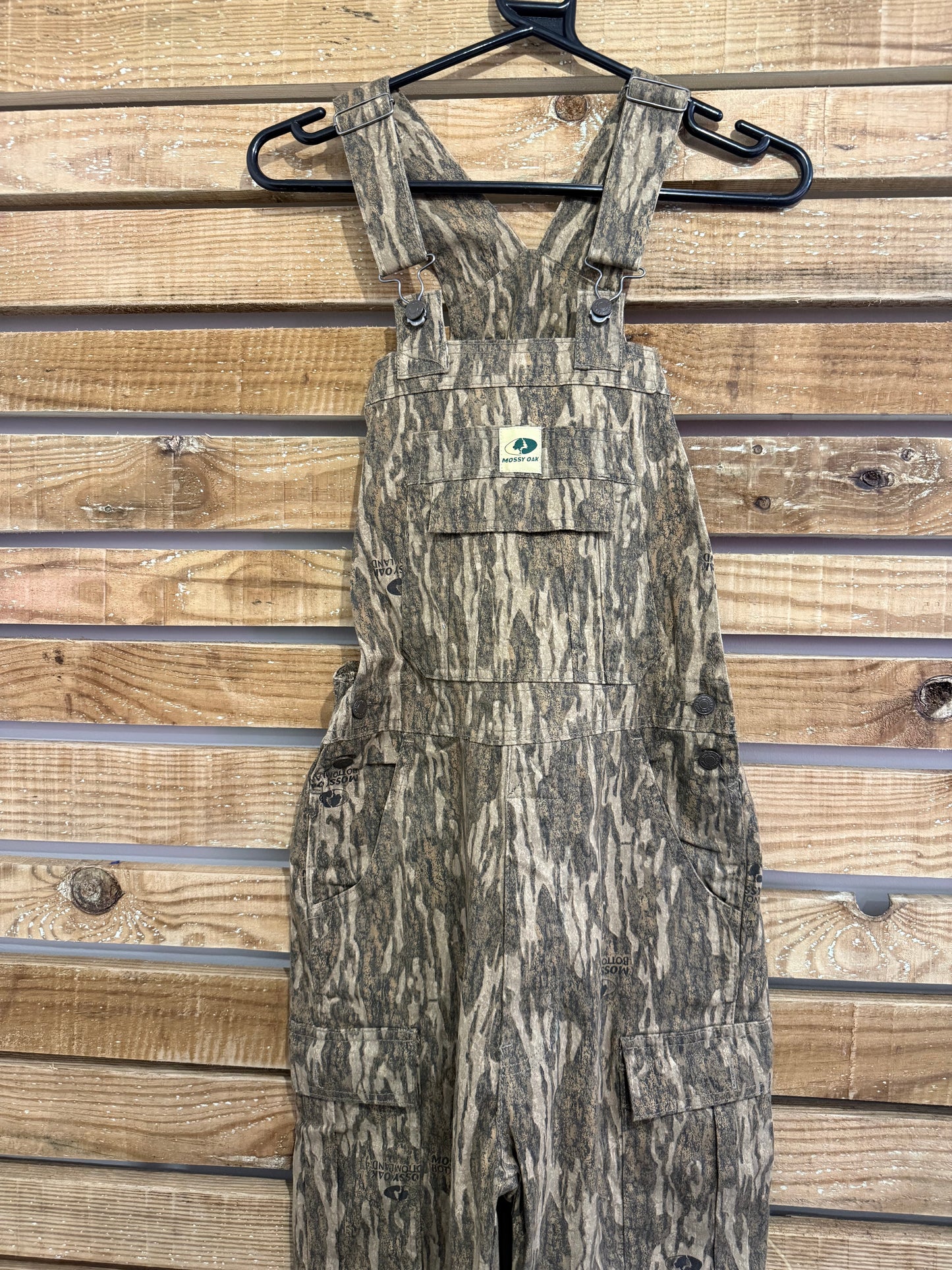 Mossy Oak Realtree Camo Bib overalls/ dungarees. Fishing/ hunting/ festival. Small. Deadstock