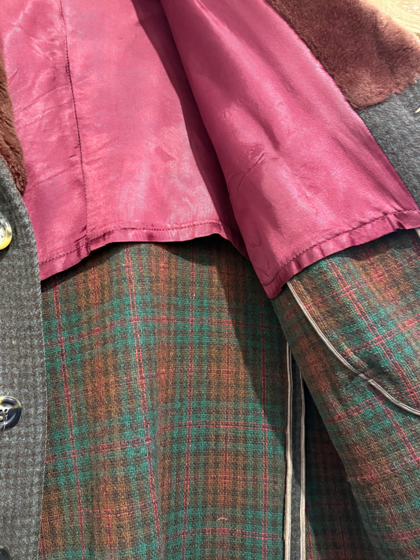 Vintage 70s wool coat with sheepskin collar. Peaky Blinders. Size XL.