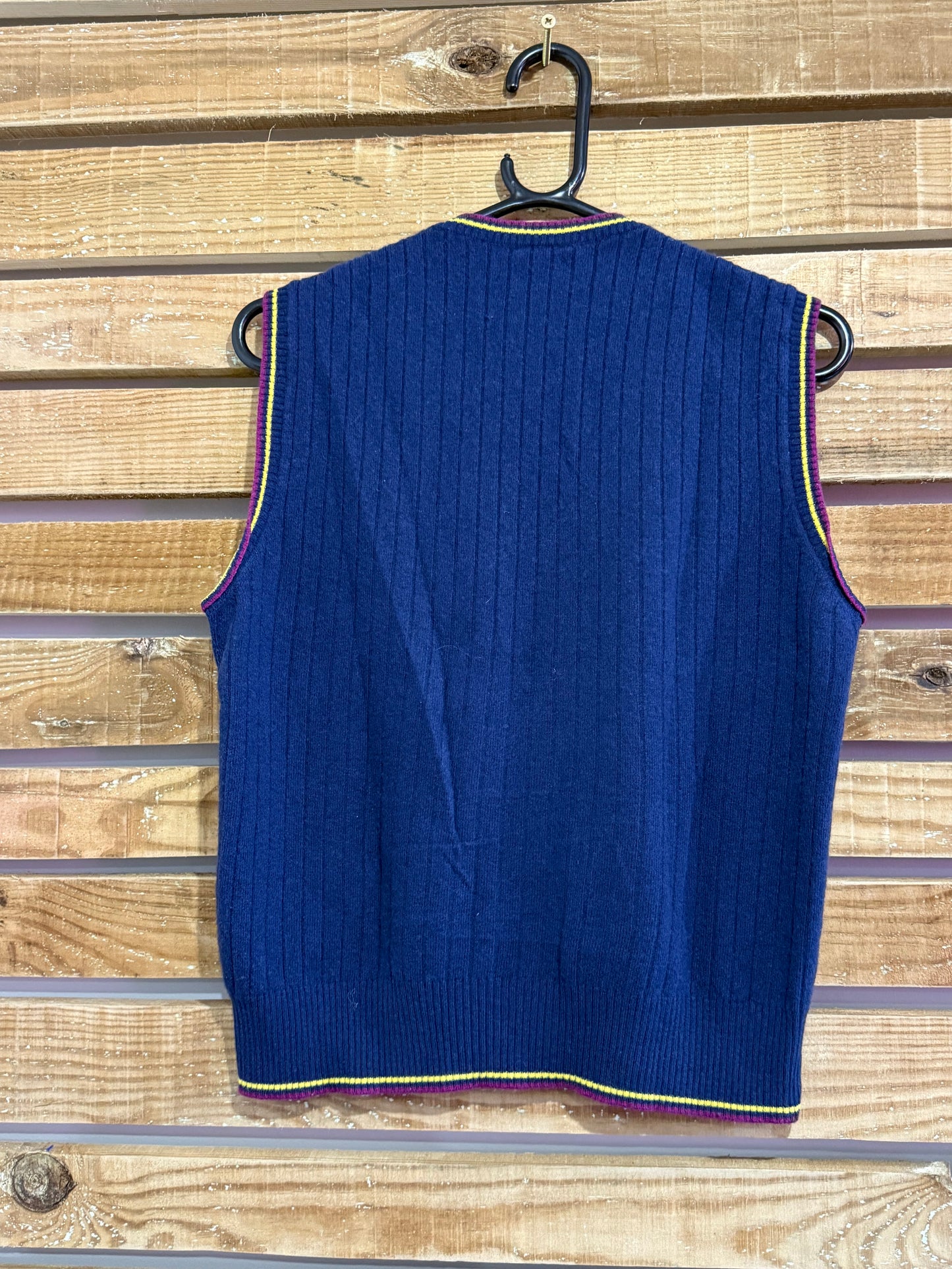 Vintage Y2K United Colors of Benetton knitted vest jumper/ sweater. Patterned. Size small.