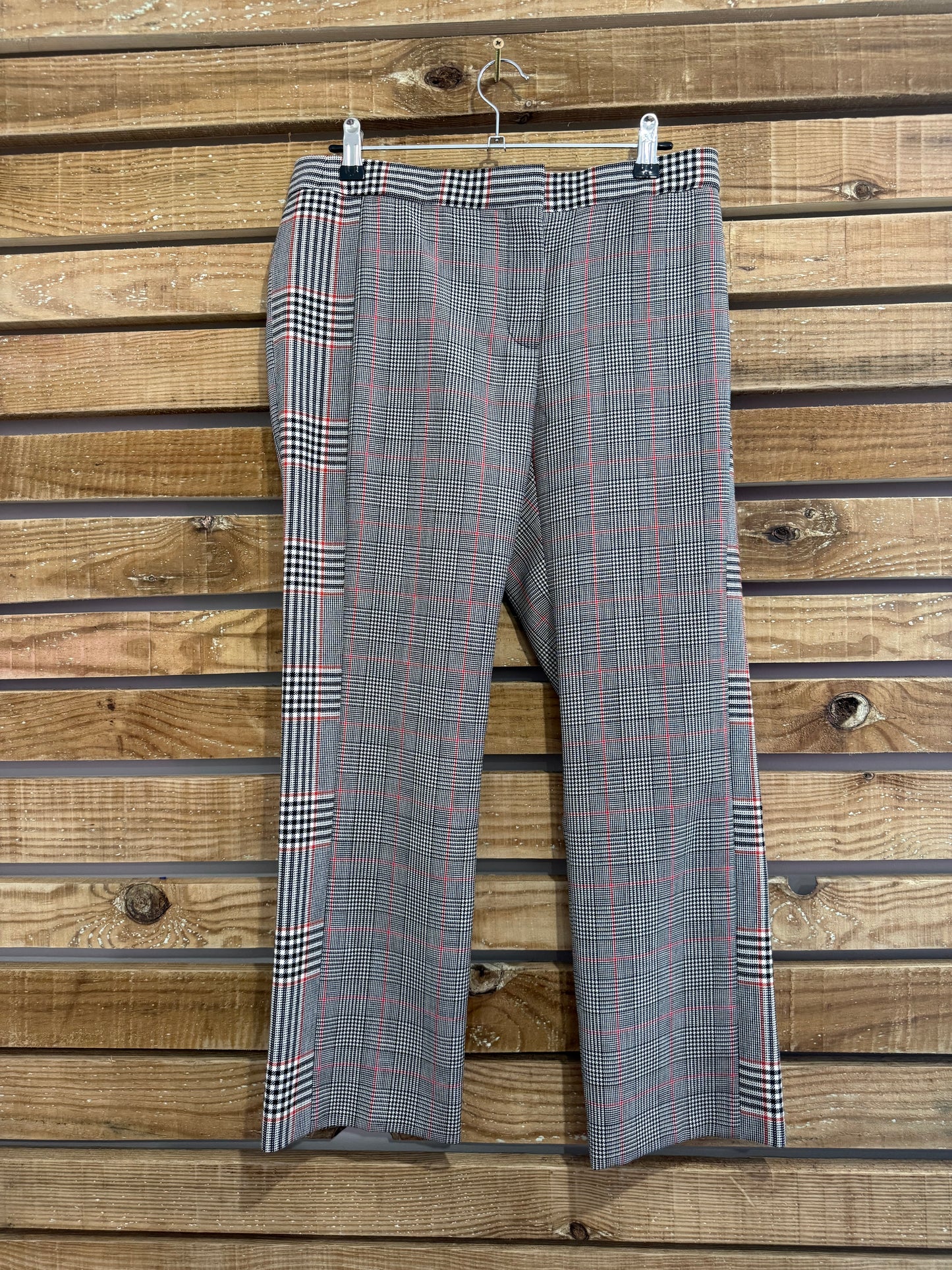 BNWT Alexander McQueen Plaid cropped trousers. 32” waist. 26” leg. Size UK12. EU40