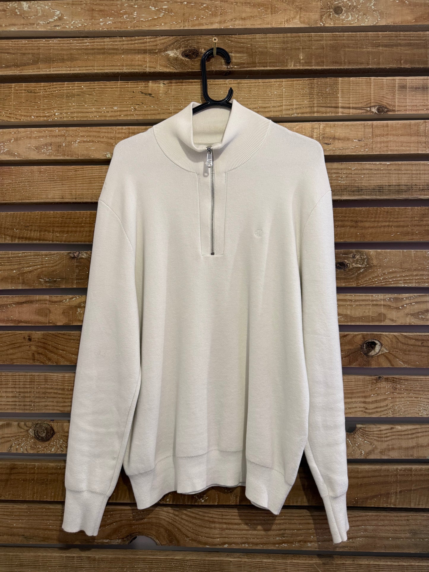 Vintage Y2K Calvin Klein 1/4 zip jumper/ sweater. White. Size Medium.