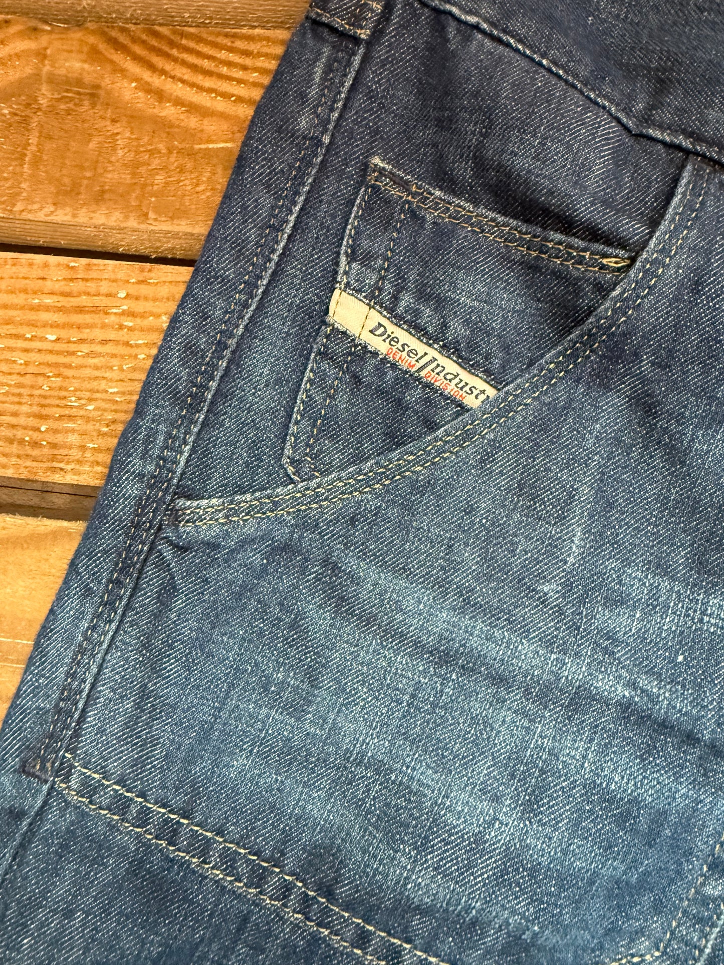 Vintage Y2K Diesel flared jeans. 70s style. Size UK12, Waist 32”