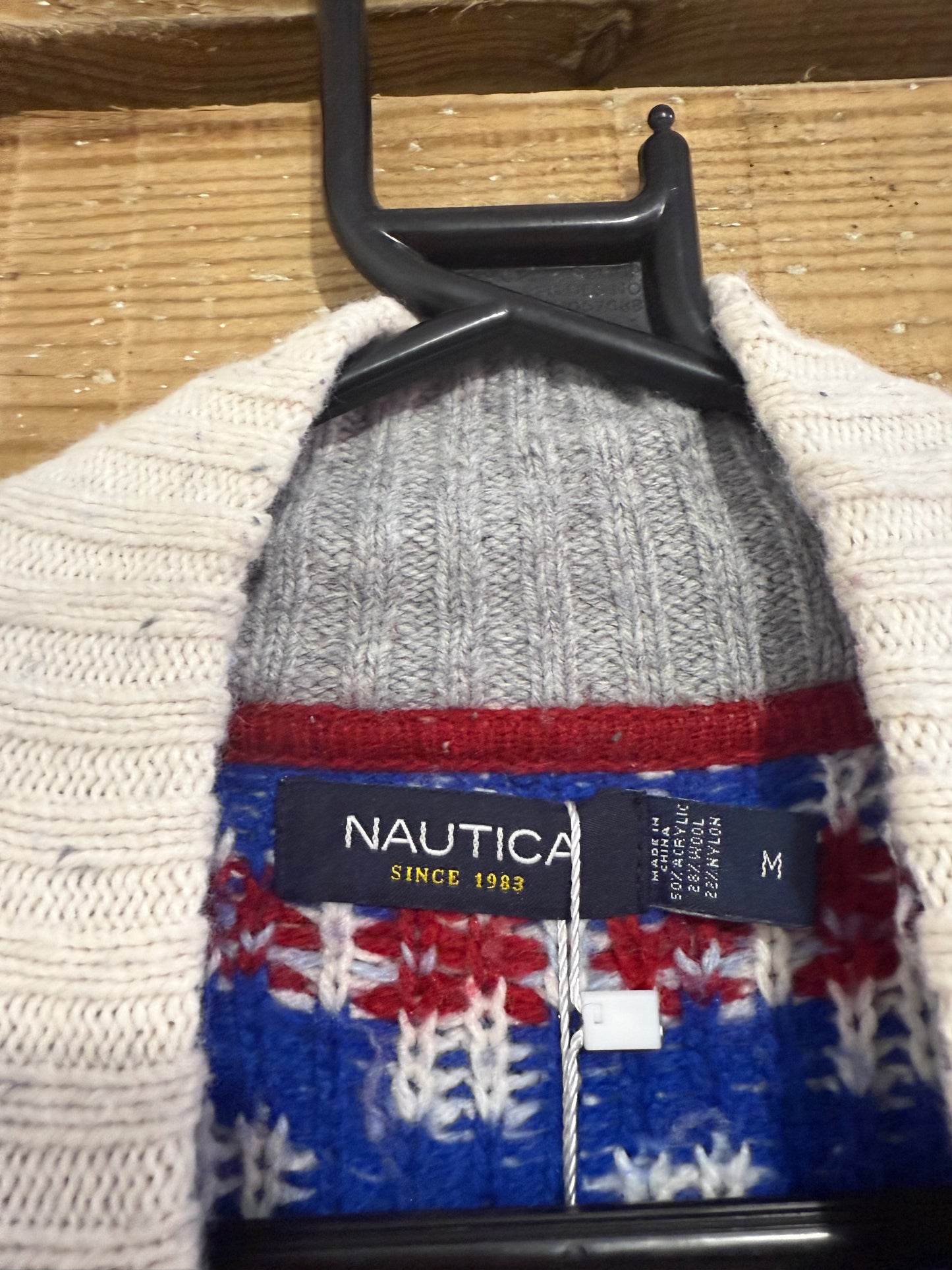 Vintage 90s Nautica 1/4 button up jumper/ sweater. Size medium. Festive