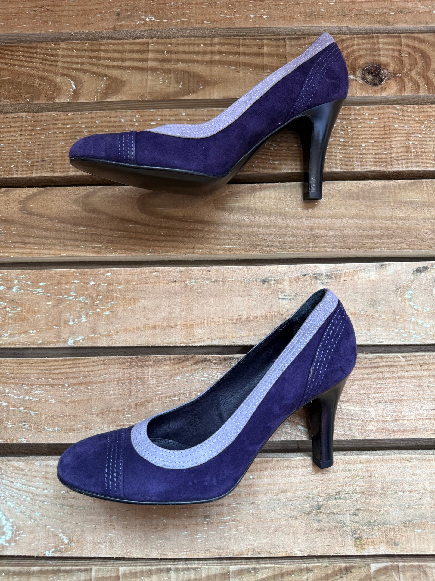 Vintage 90s Bally Suede leather Court Shoes/ Heeled. Two tone. EU38, UK5