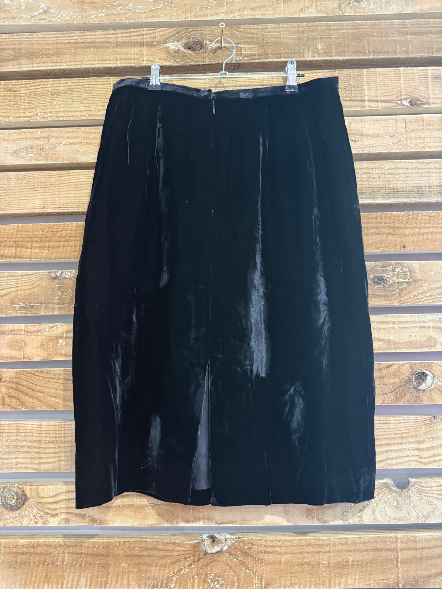 Vintage 80s Jaeger black velvet skirt. Waist 32” - Size UK12