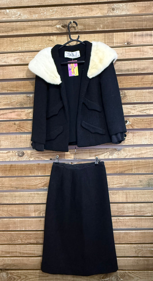 Vintage Lilli Ann 2 piece suit. Skirt & jacket with mink fur collar. Mad men.
