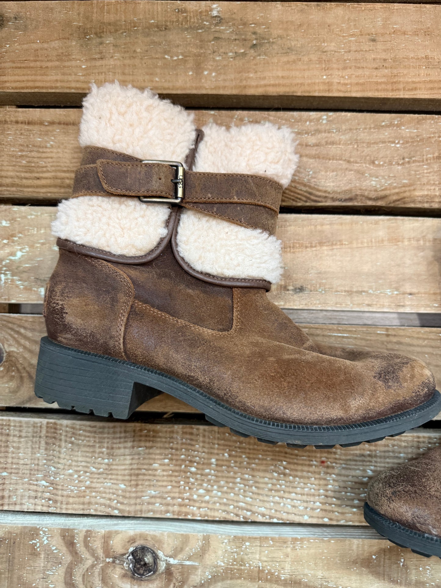 UGG Australia Blayre III chestnut leather biker boots. Sheepskin lined. Size UK5, EU38