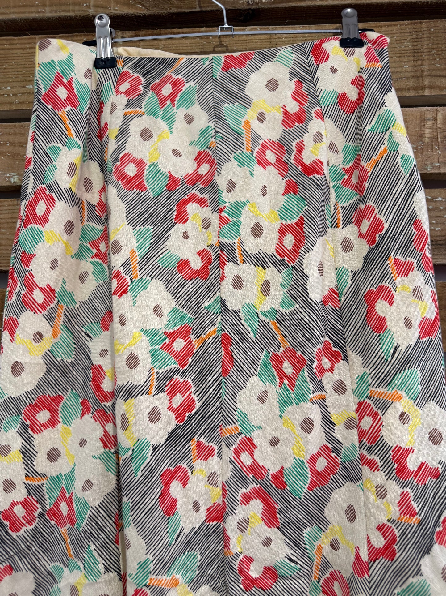 Vintage 80s, 40s style, Aquascutum Novelty floral print skirt. Summer. Size 10.