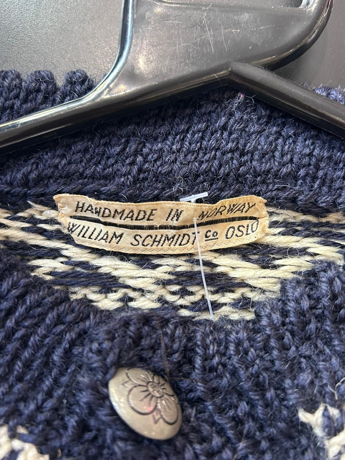 Vintage 70s fair-isle Icelandic 100% wool cardigan with buttons. Size Large.