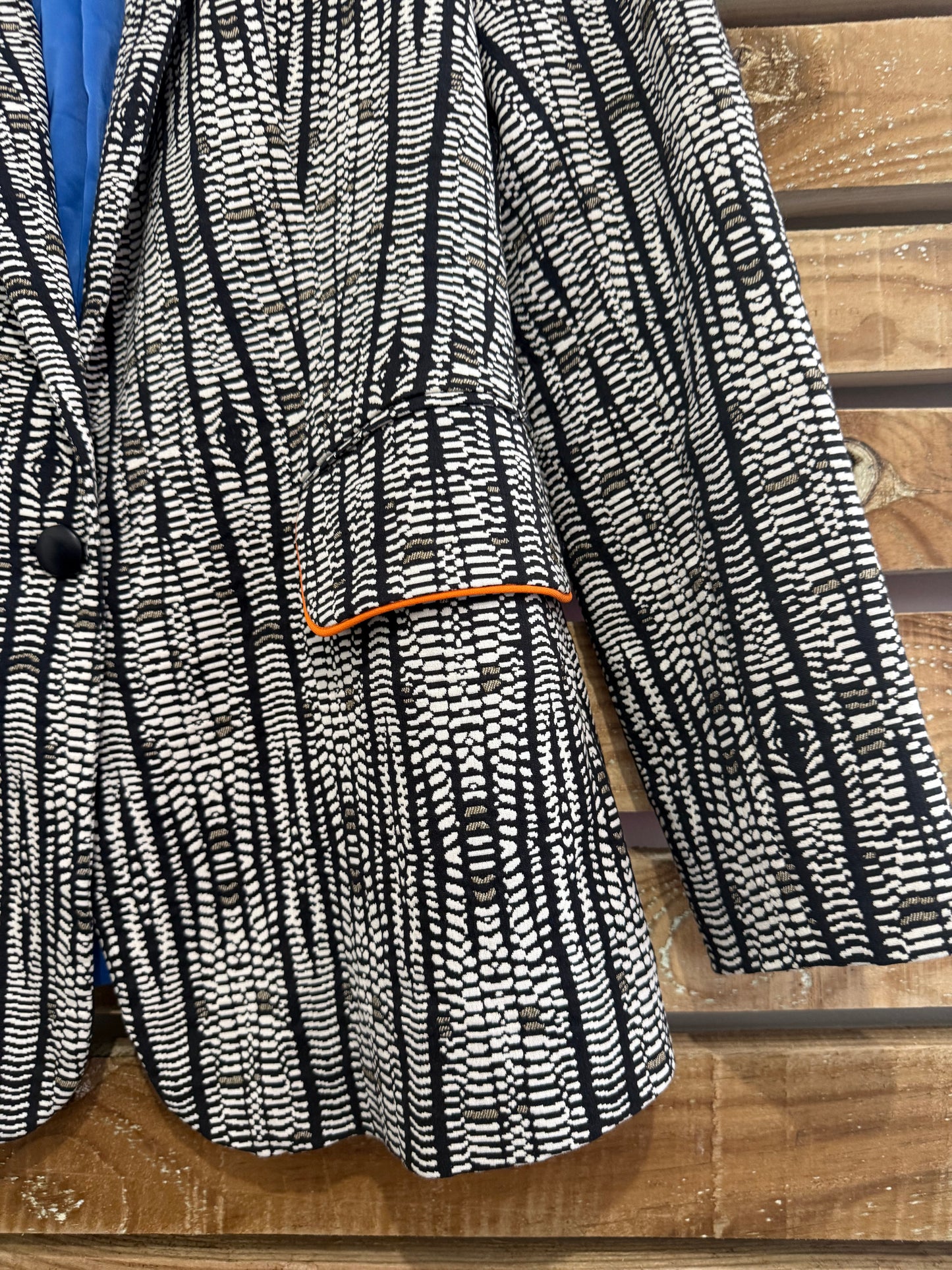 Abstract print button up blazer/ jacket. Monochrome. UK10.