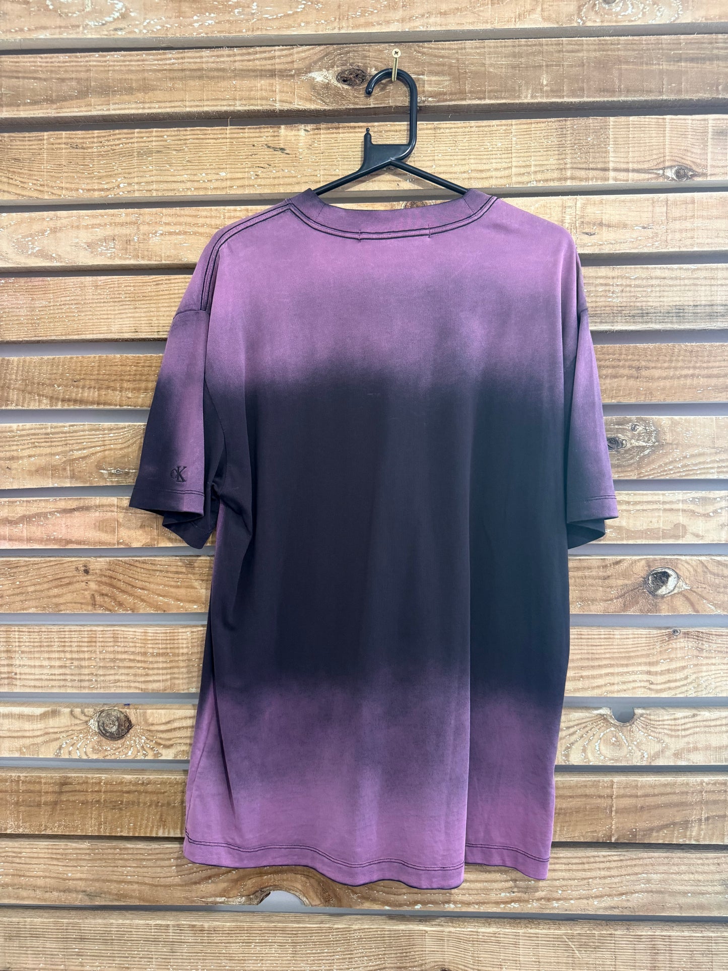 Vintage Y2K Calvin Klein Tie dye logo T-shirt. Purple. Size Medium.