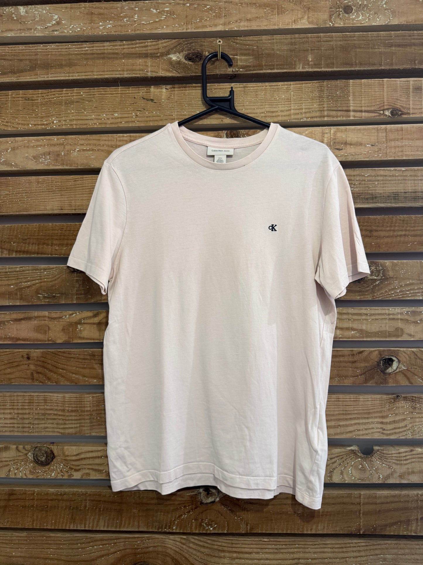 Calvin Klein logo T-shirt. Cotton crewneck. Pink. Size small.