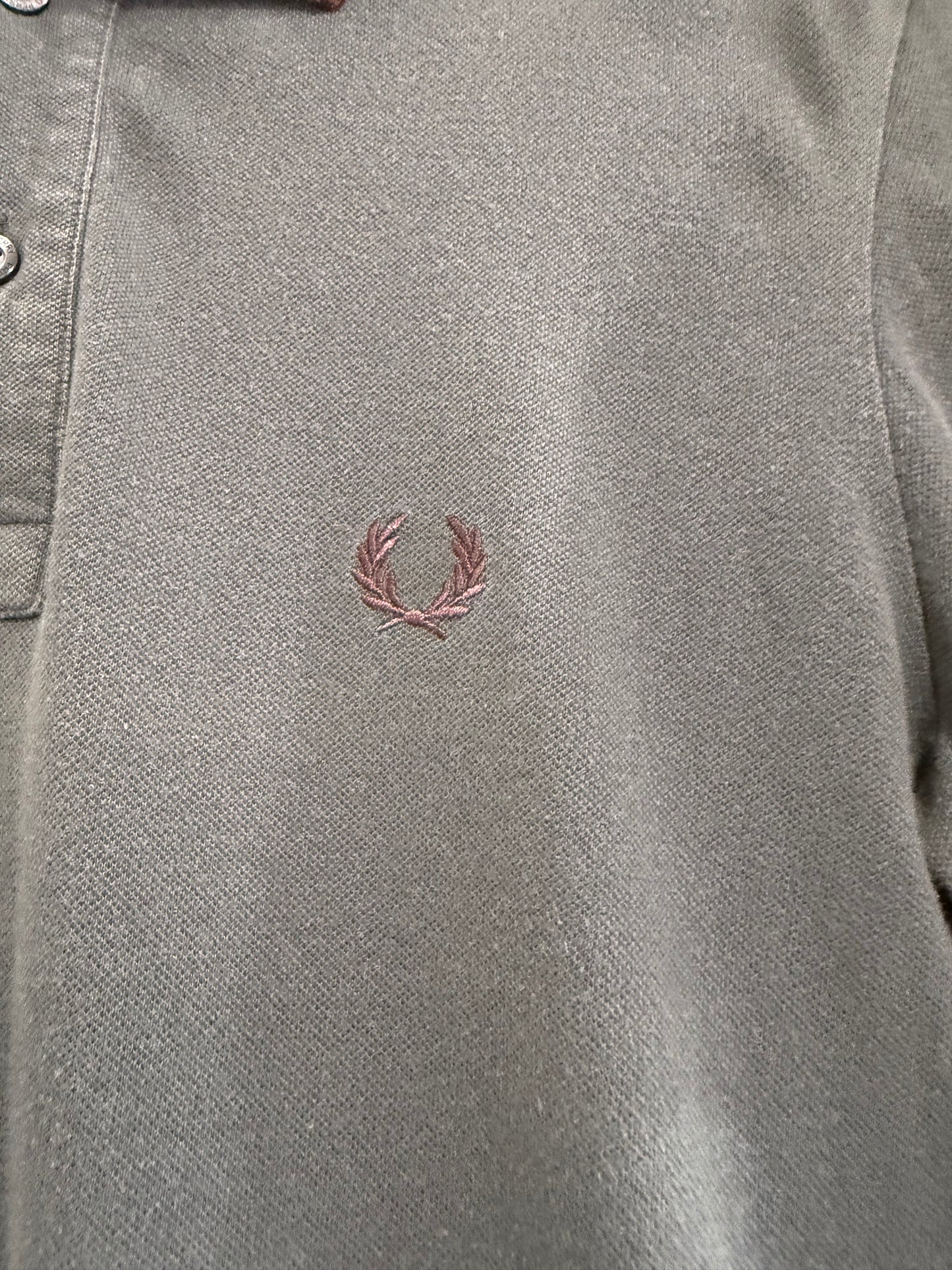 Vintage 90s Fred Perry polo shirt. Grey. Size Small. 38” chest.