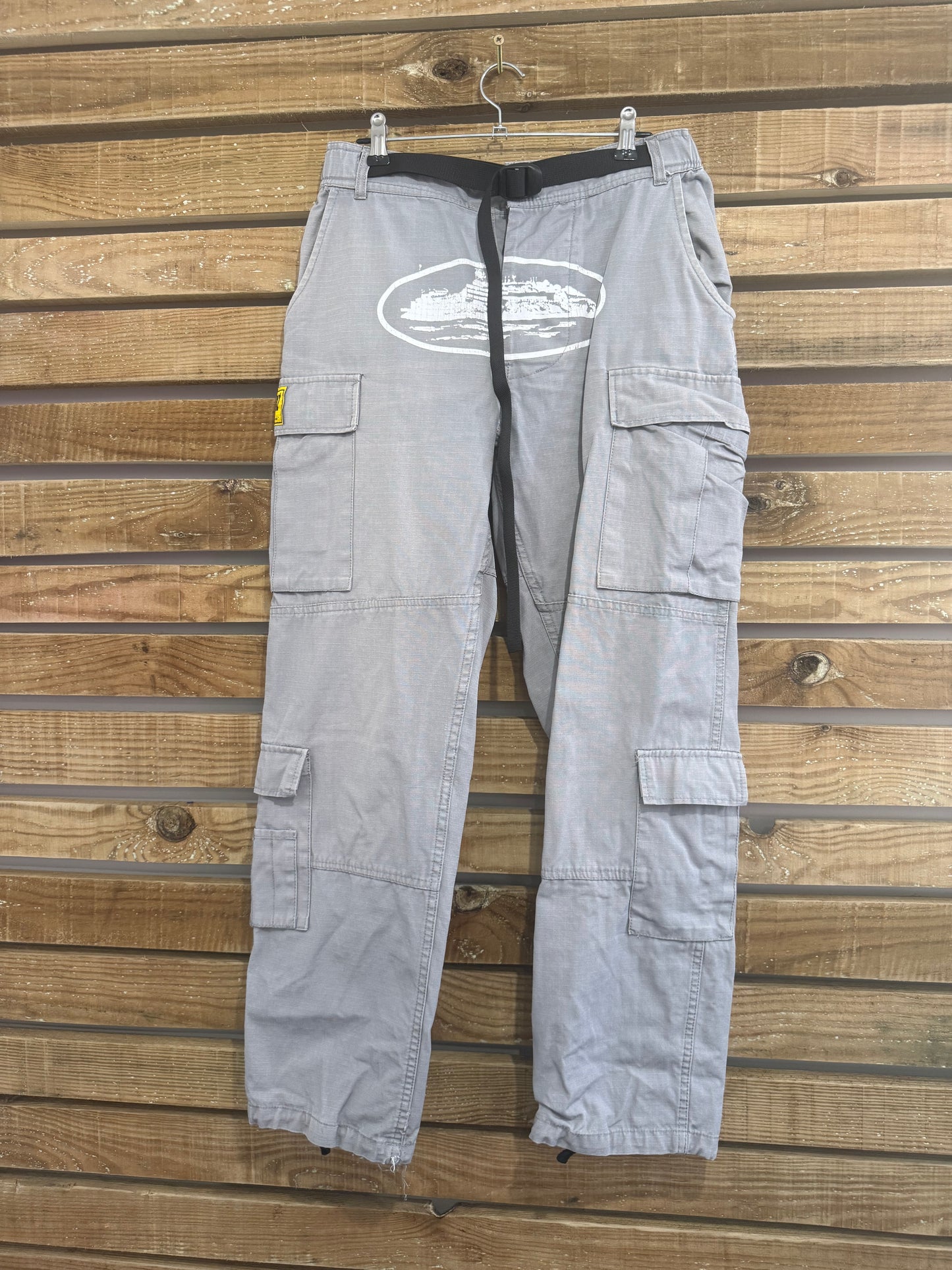 Corteiz Guerillaz cargo jeans pants/ trousers. Stone. Small. 28-30” waist.