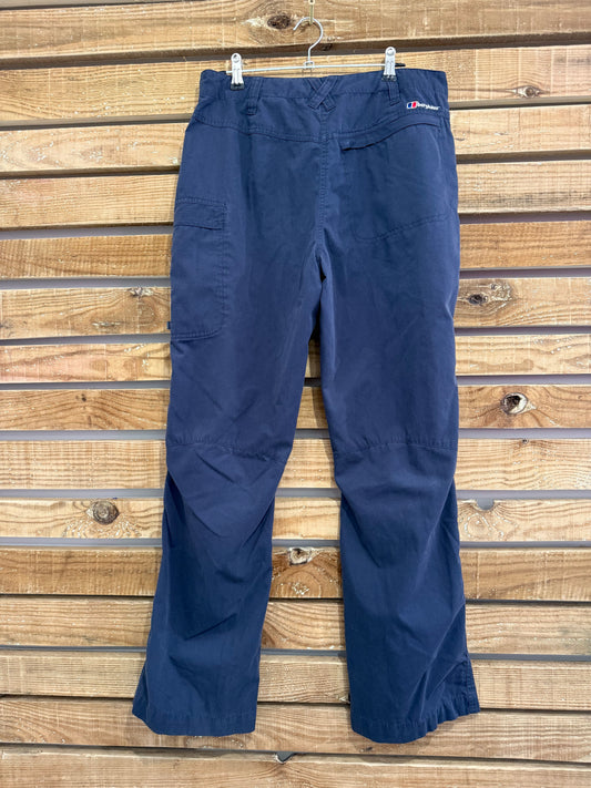 Vintage 90s Berghaus Odyssey walking trousers. Hiking. Navy blue. Medium. 12R.