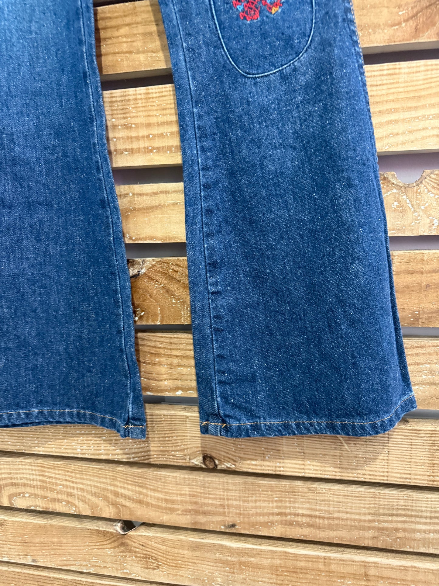 Vintage 90s Wrangler embroidered flared jeans. 70s style. Size UK6, Waist 26”