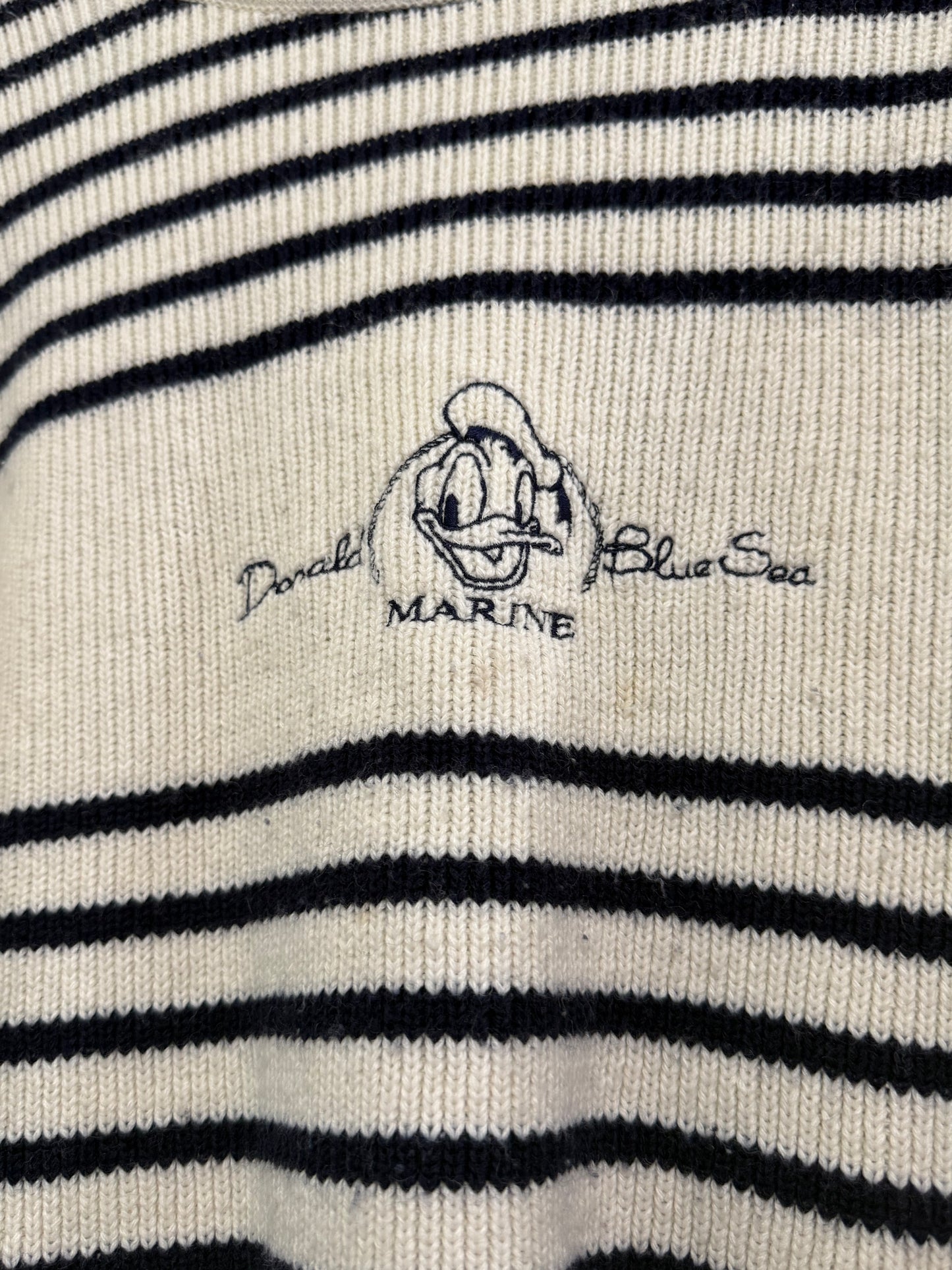 Vintage RARE Y2K Disneyland Donald Duck Marine jumper/ sweater. Size medium.