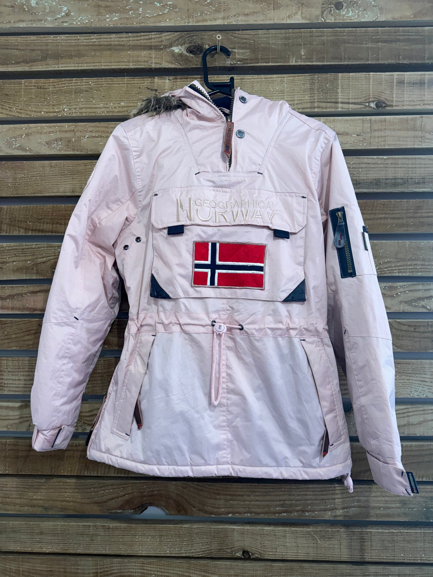 Geographical Norway 1/4 zip windbreaker/ anorak jacket/ coat. Size small. Pink.