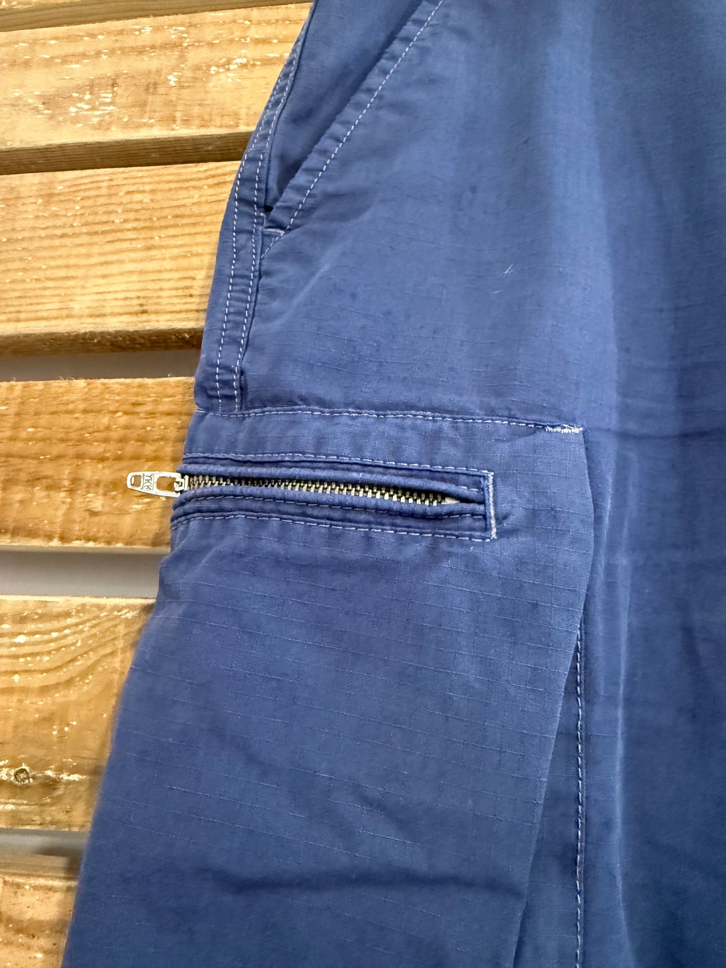 Vintage 90s Nike chino cargo cotton shorts. 35” waist. Blue. Golf/summer/holiday.