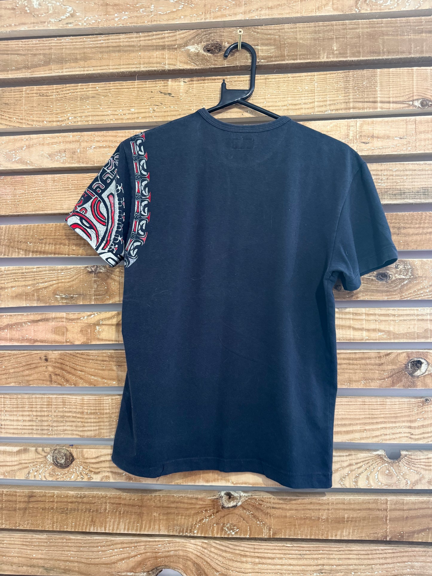 Vintage Y2K Sixty Tribal motif T-shirt. Size Large.