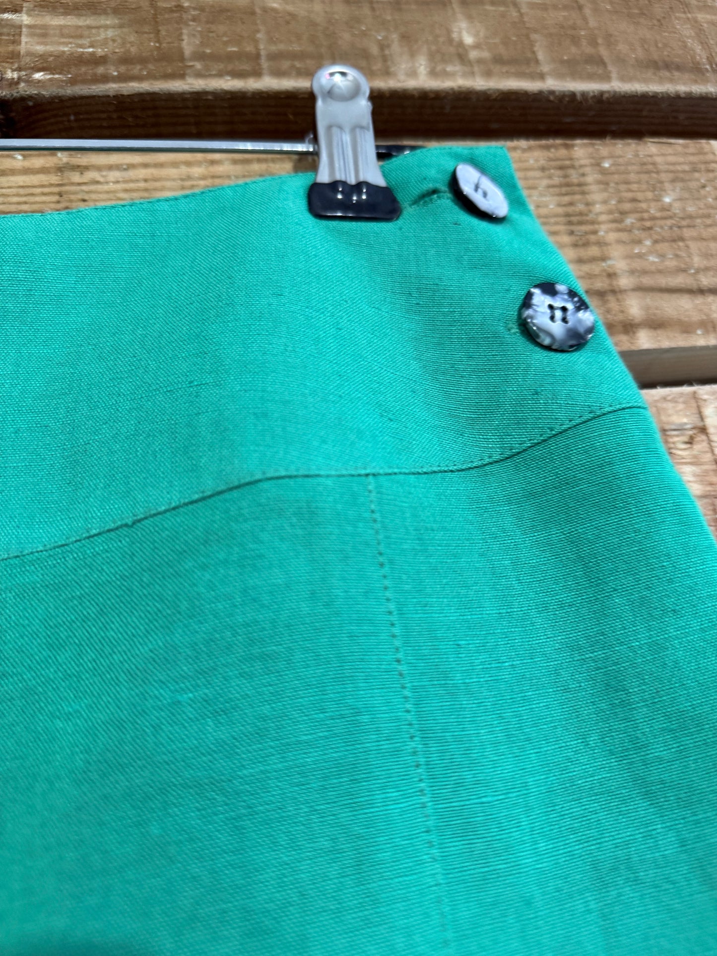 Vintage Y2K Fenn Wright & Manson mini skirt. Size small. 28” waist.